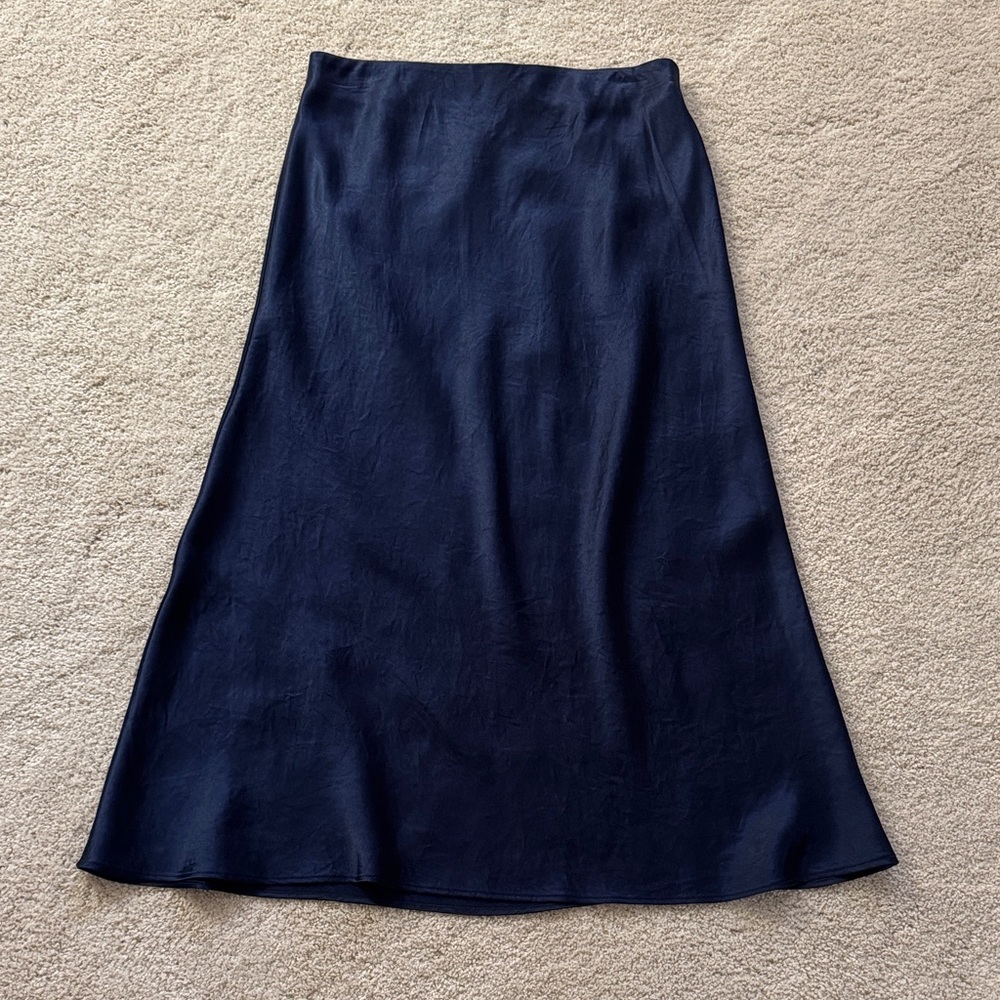 Aritzia Babaton  Navy midi slip Skirt Sz 4